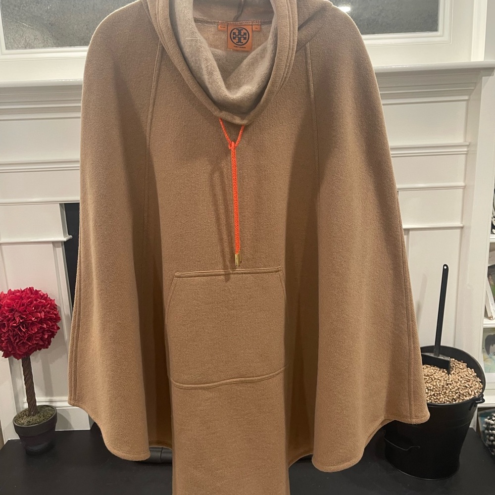 Vintage Beautiful Tori Burch, collared poncho
